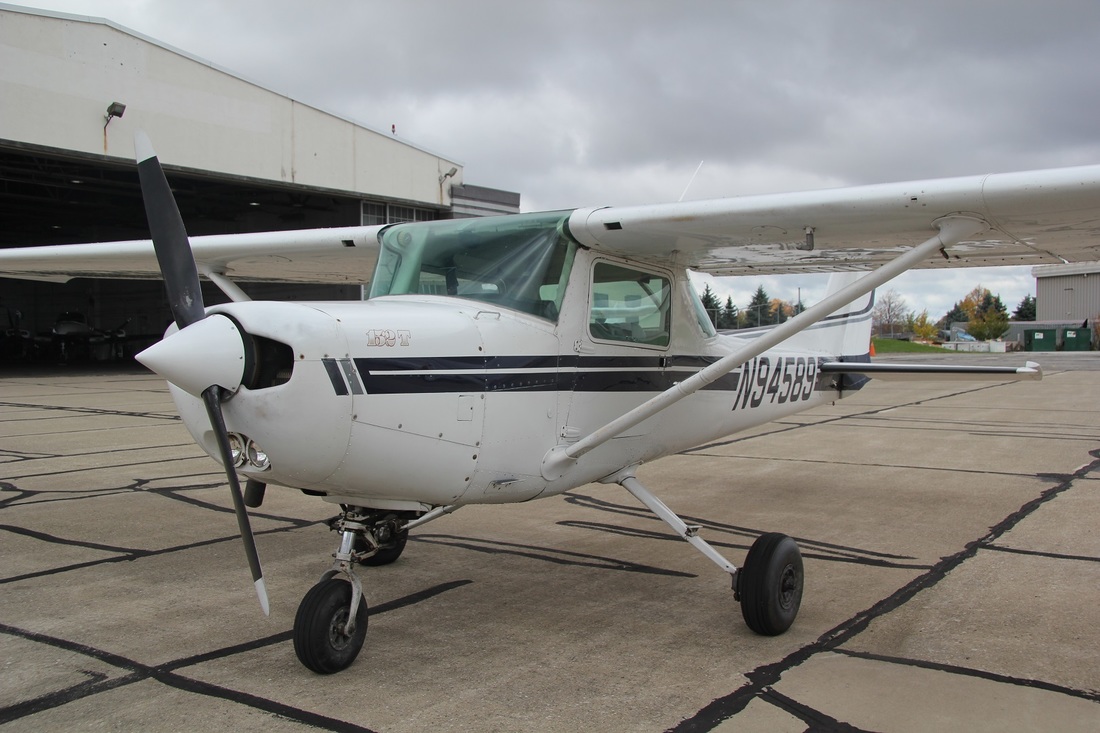 cessna 152 used for flight training