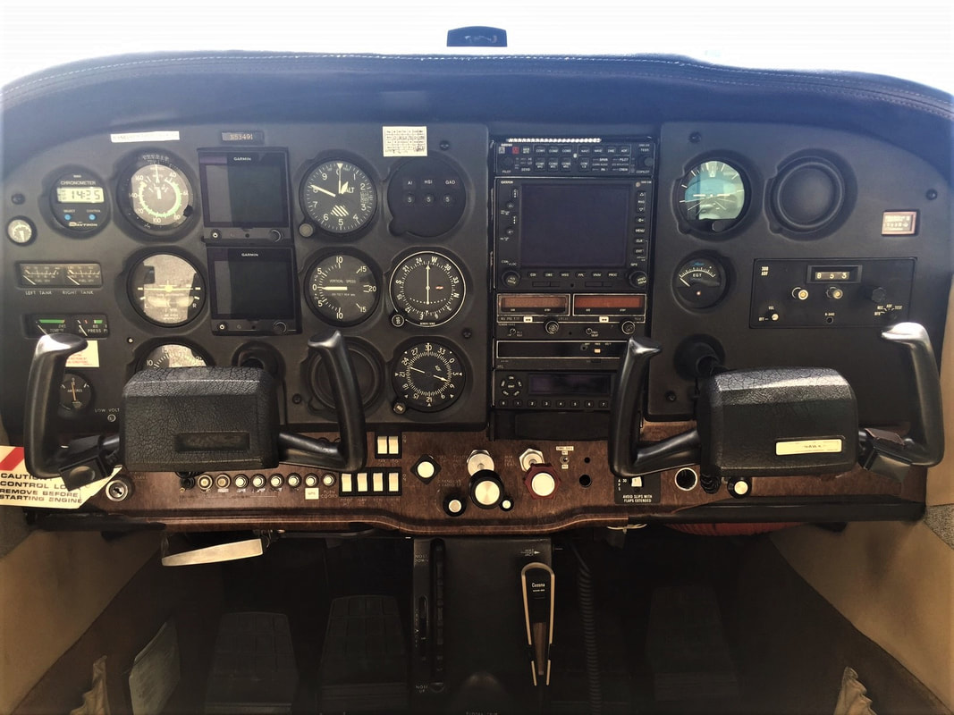 cessna 172 cockpit