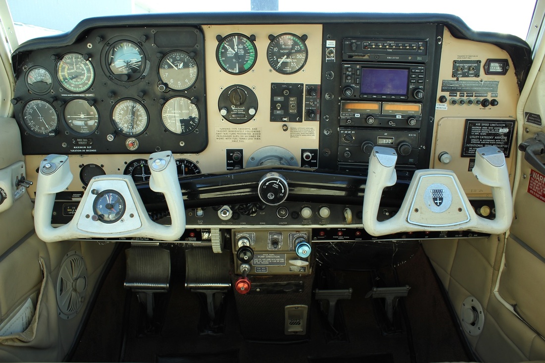 v tail bonanza cockpit